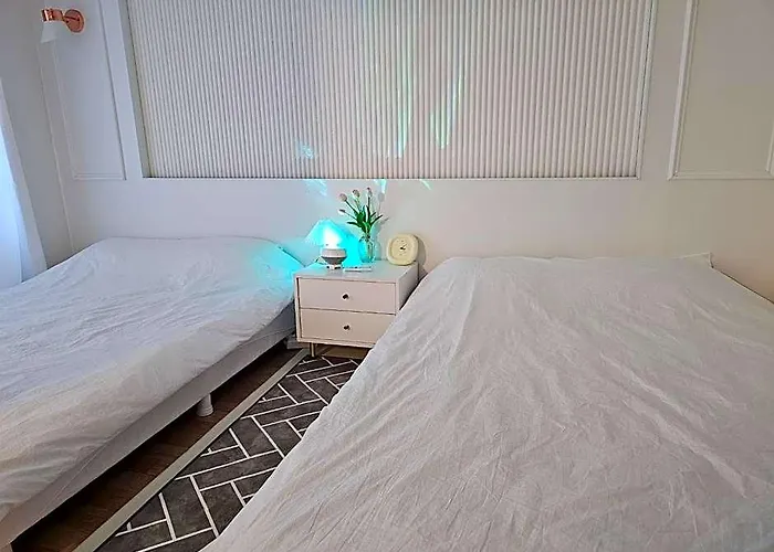 Nakwon - 15 Minutes To Hongdae - 20 Minutes To Gangnam - 4 Minutes From Subway Hotel 3*
