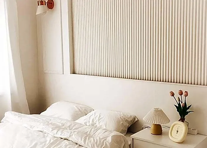 Hotel Nakwon - 15 Minutes To Hongdae - 20 Minutes To Gangnam - 4 Minutes From Subway 3*